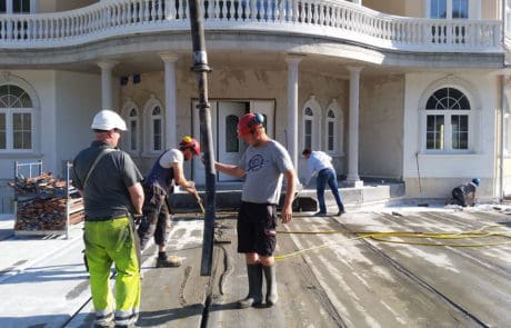 Arbeid med boligen / slottet til Norbert Kuhn i Valdres