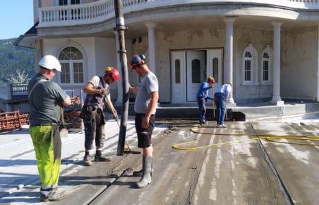 Arbeid med boligen / slottet til Norbert Kuhn i Valdres